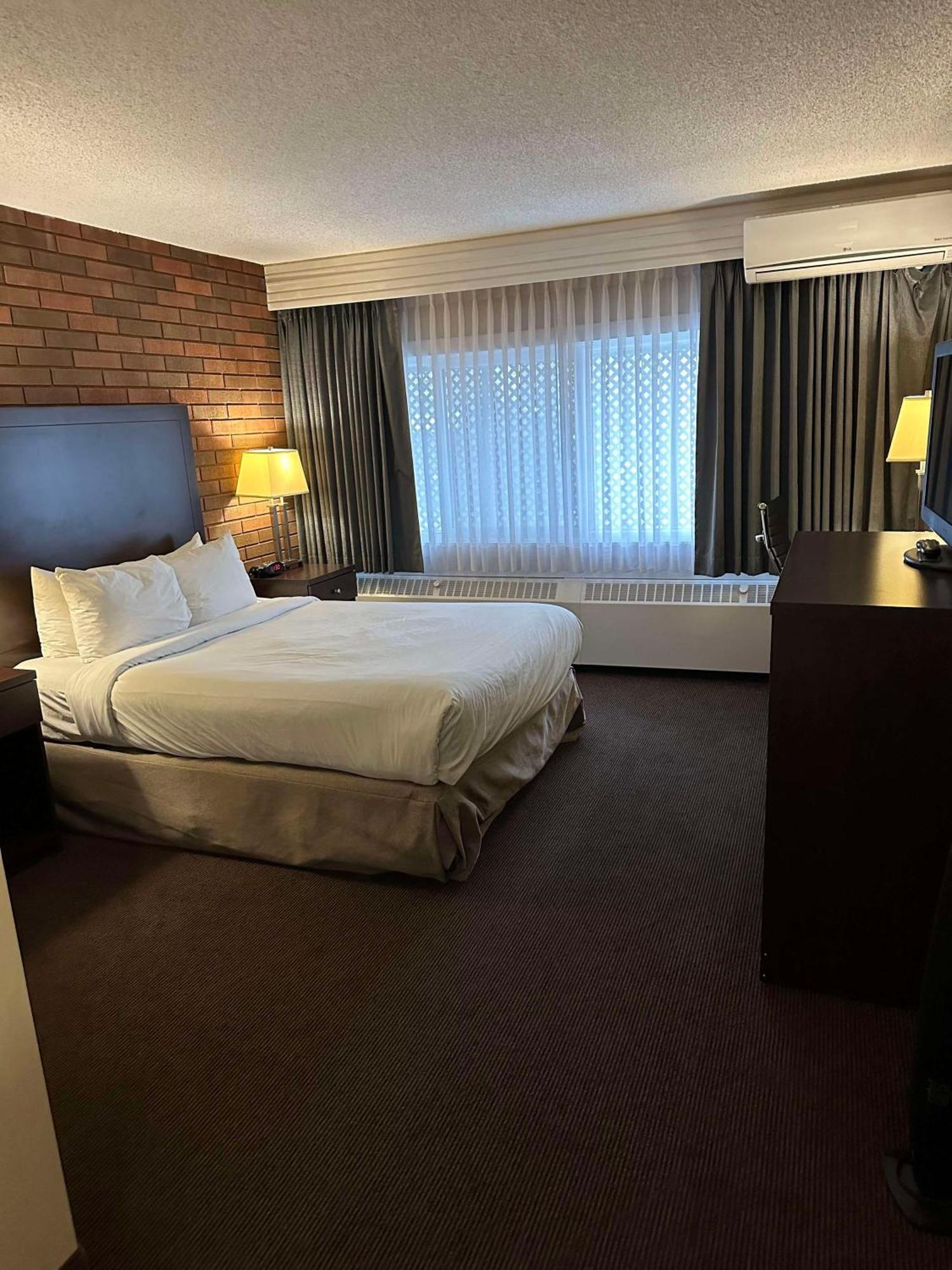 Best Western Cedar Park Inn Edmonton Esterno foto
