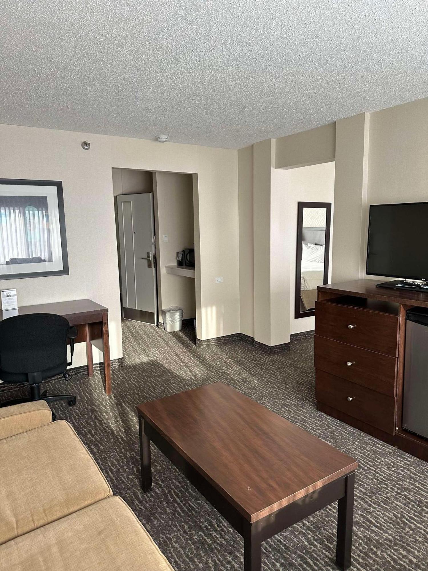Best Western Cedar Park Inn Edmonton Esterno foto